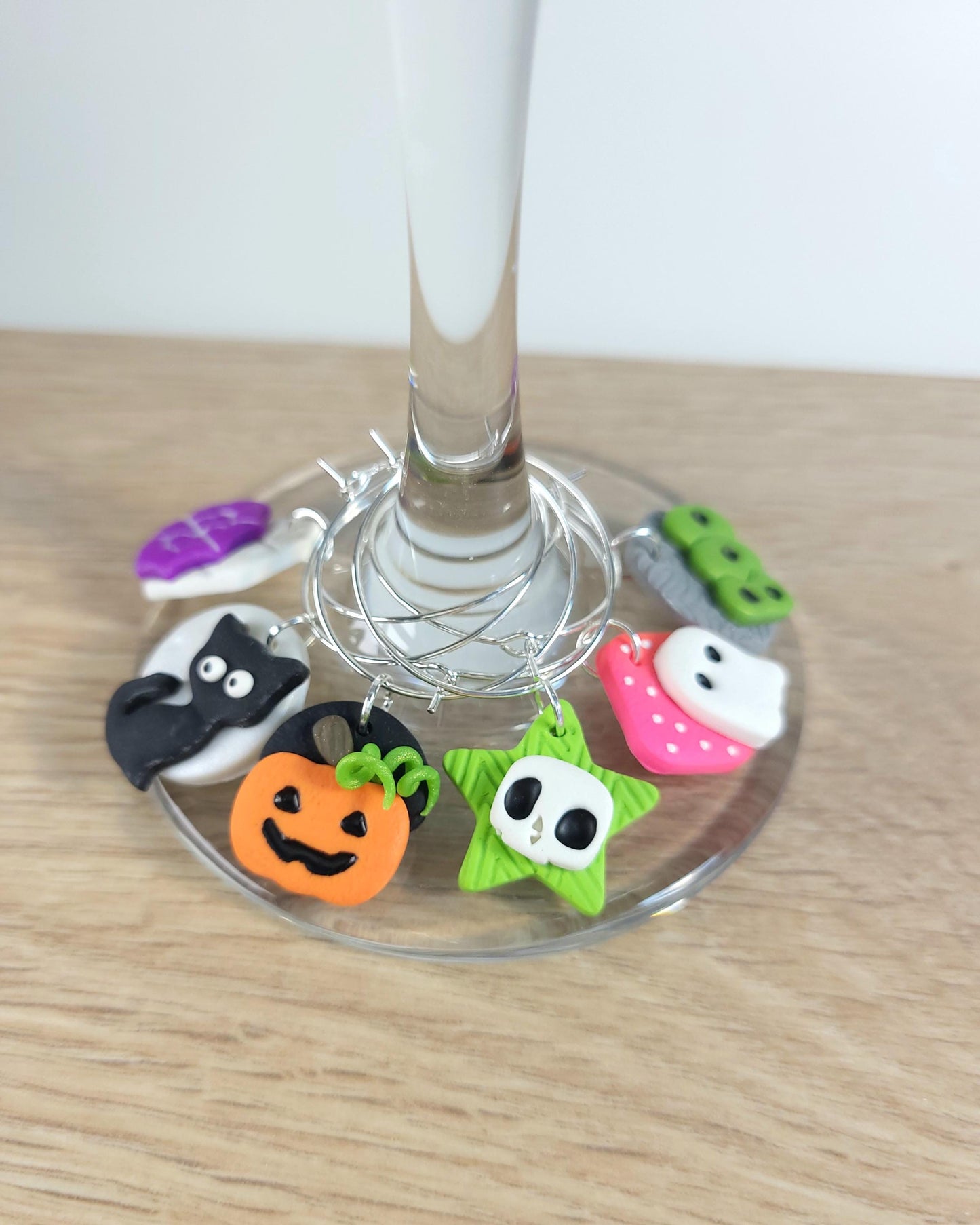 Breloques verres à vin en argile polymère - Halloween spooky -Ens. de 6 pour vin et cocktails - Apéro / Cadeau hôtesse