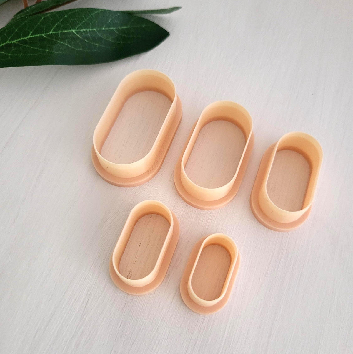 Emporte-pièce Capsule Longue pour argile polymère | Ensemble de 5 | Long Capsule cutters, set of 5 | Polymer clay tool
