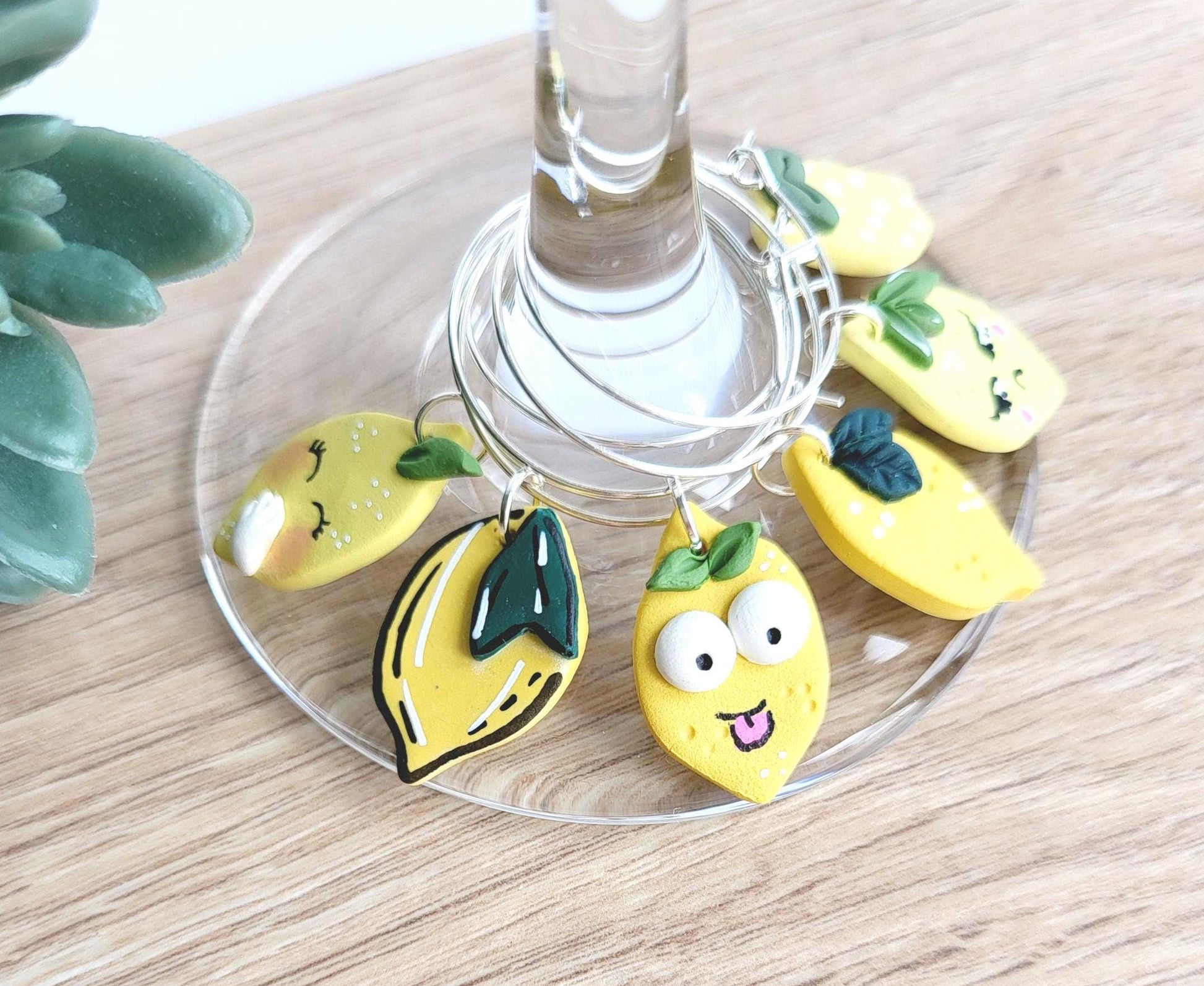 Breloques verres à vin en argile polymère - Citrons - Thème citron amusant - Ens. de 6 pour vin et cocktails - Apéro / Cadeau hôtesse