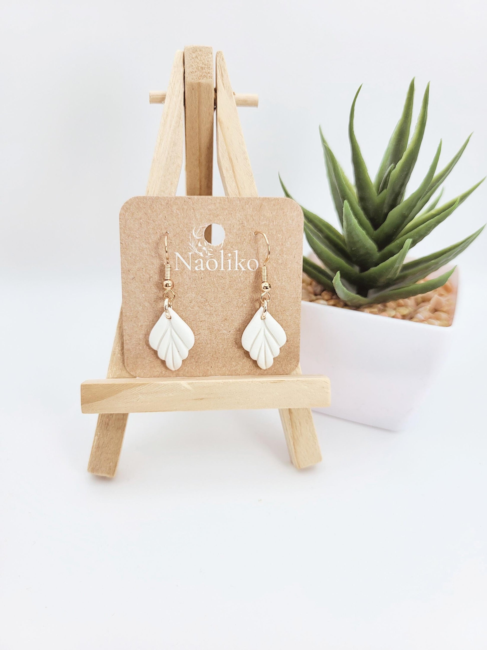 Boucles d'oreilles en argile polymère Dana | Chic et délicate | Forme abstraite | Fait main | Handmade polymer clay earrings