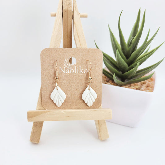 Boucles d'oreilles en argile polymère Dana | Chic et délicate | Forme abstraite | Fait main | Handmade polymer clay earrings