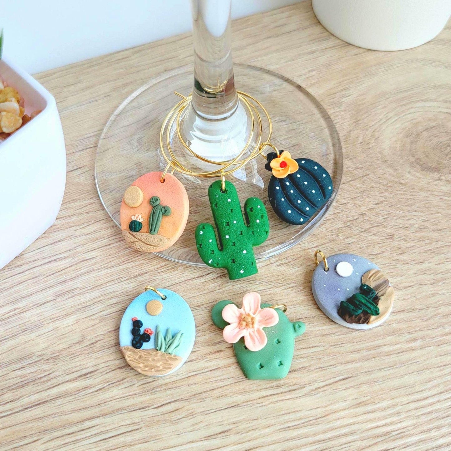 Breloques verres à vin en argile polymère - Cactus - Thème paysage du désert - Ens. de 6 pour vin et cocktails - Apéro / Cadeau hôtesse