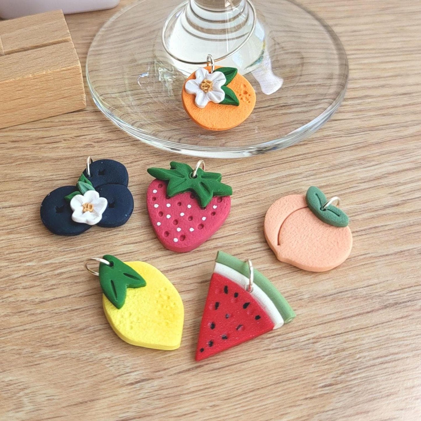 Breloques verres à vin en argile polymère - Fruits -Ens. de 6 pour vin et cocktails - Apéro / Cadeau hôtesse