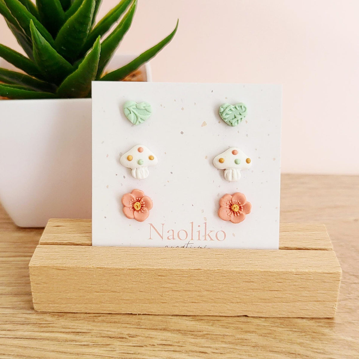 Trio de puces d'oreilles en argile polymère - Alice - Amusantes et délicates - Turquoise, blanc et rose corail