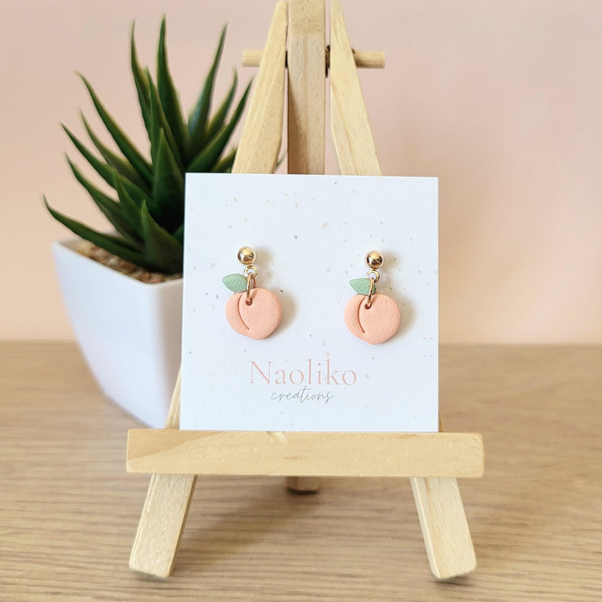 Boucles d'oreilles en argile polymère Pêches | Attaches/tiges plaquées or | Style Été | Handmade Earrings | Gold plated findings