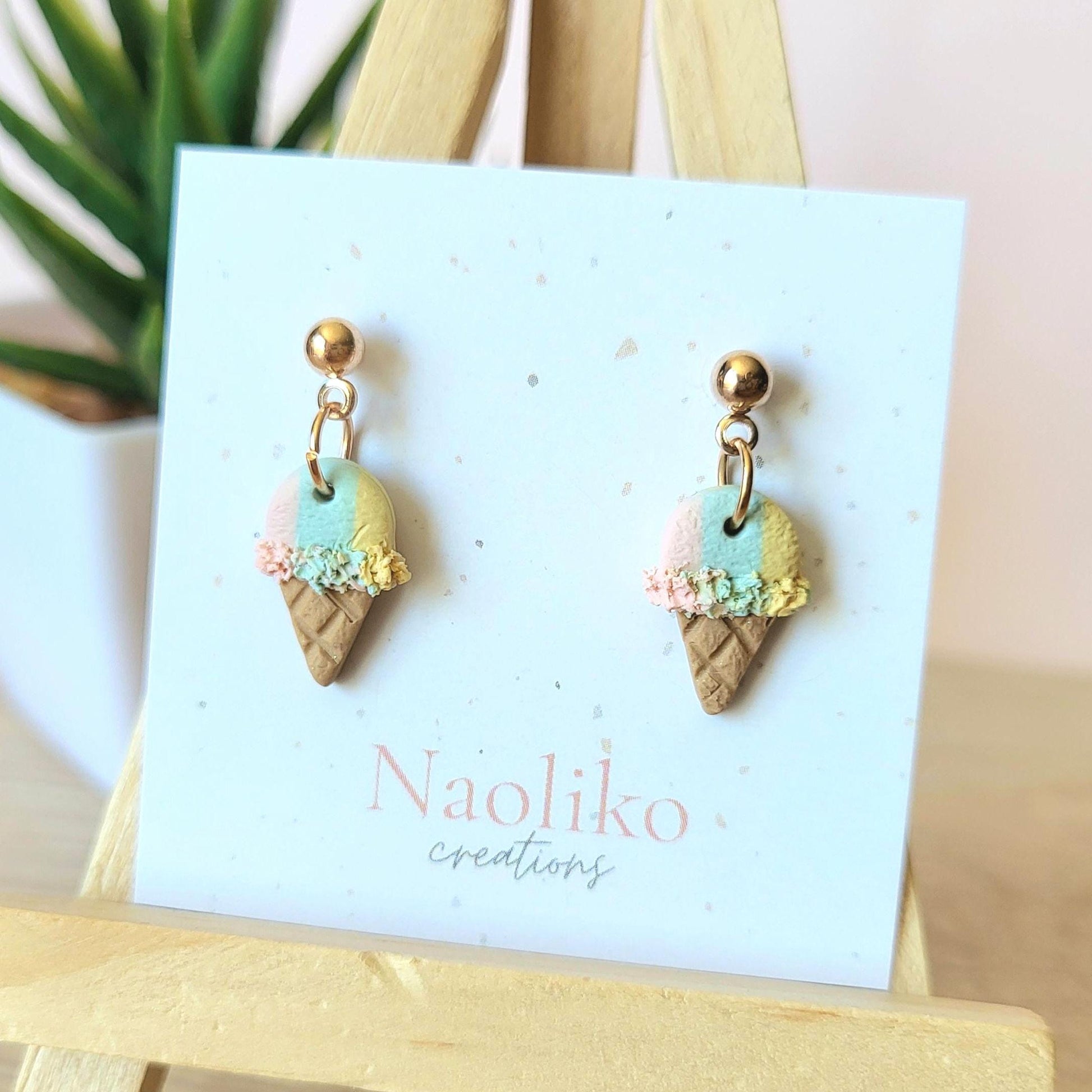Boucles d'oreilles en argile polymère Cornet crème glacé | Style amusante, parfaite pour l'été | Handmade Earrings | Ice cream | Summer