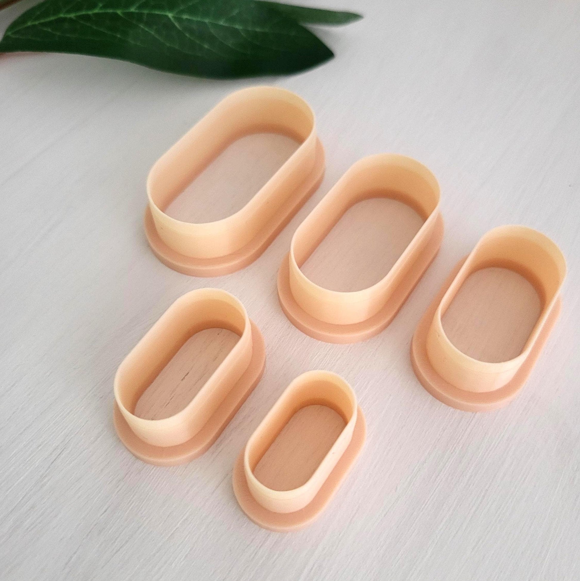 Emporte-pièce Capsule Longue pour argile polymère | Ensemble de 5 | Long Capsule cutters, set of 5 | Polymer clay tool