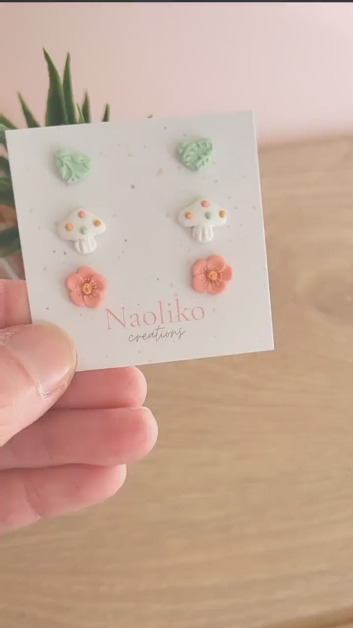 Trio de puces d'oreilles en argile polymère - Alice - Amusantes et délicates - Turquoise, blanc et rose corail