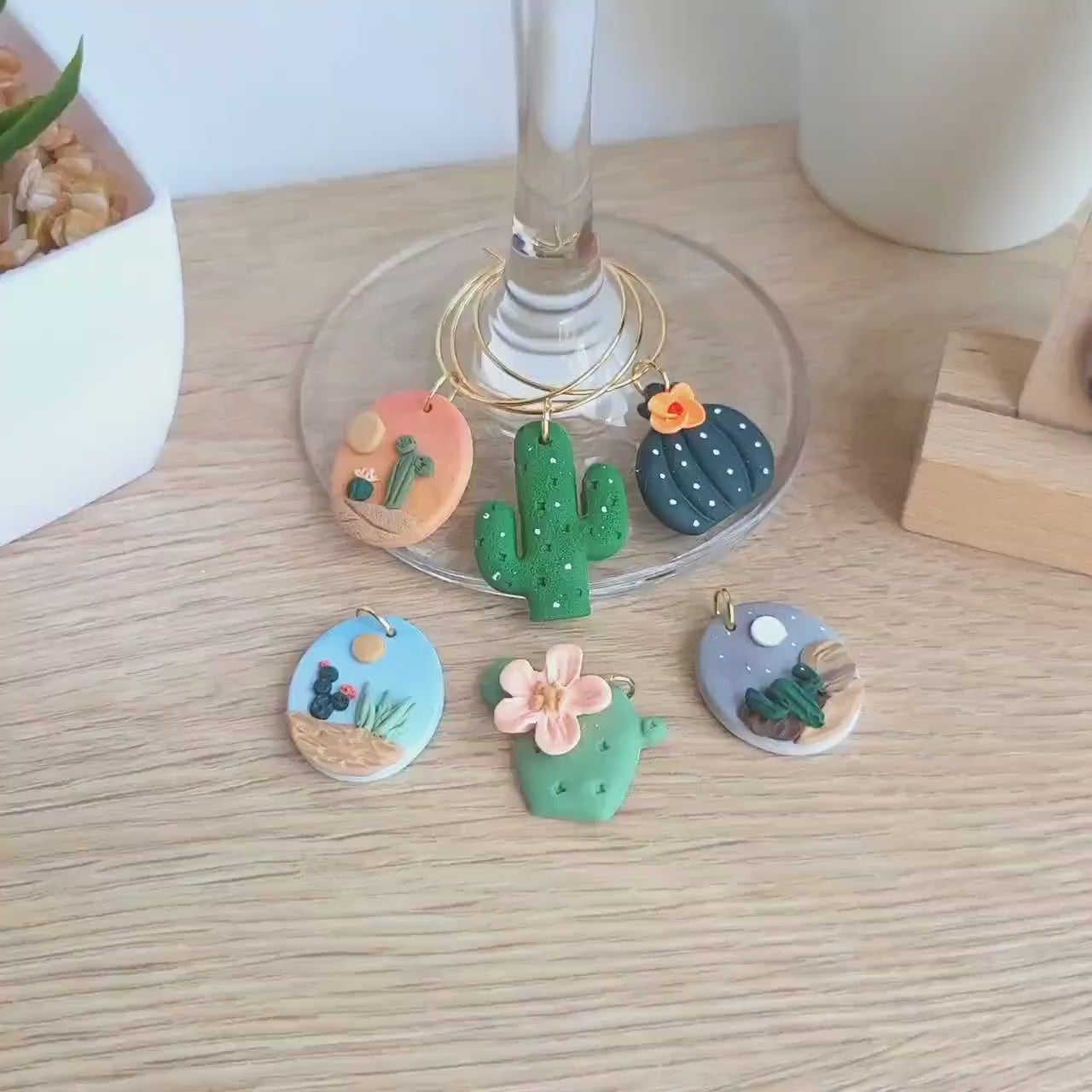 Breloques verres à vin en argile polymère - Cactus - Thème paysage du désert - Ens. de 6 pour vin et cocktails - Apéro / Cadeau hôtesse
